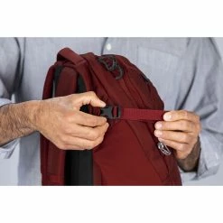Osprey Apogee -Gregory shop apogee f19 detail2 rivetred 59727.1626822826