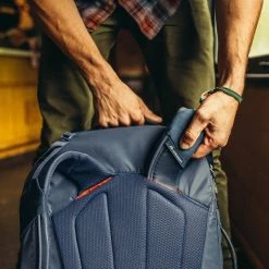 Gregory Detour 60 -Gregory shop detour 10 harness stow rsz 62534.1626823398