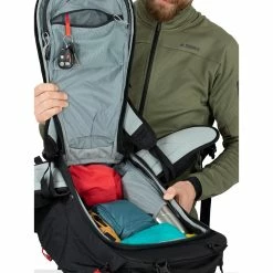 Osprey Kamber 30 - Men's -Gregory shop kamber30f21 f21 detail1 galacticblack rsz 77989.1642114461