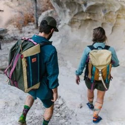 Topo Designs Mountain Duffel 10 Topo Designs Mountain Duffel -Gregory shop mtn duffel in use. rsz 68078.1660843408