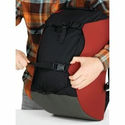 Osprey Heritage Scarab (Fall 2022) -Gregory shop scarab f21 detail1 bazanred rsz 76238.1653328636.1280.1280 37166.1672181687