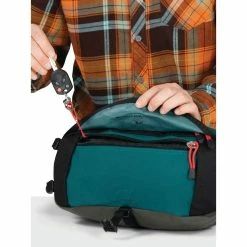 Osprey Heritage Waist Pack -Gregory shop waistpack f21 detail1 darkpinegreen rsz 88588.1653329904