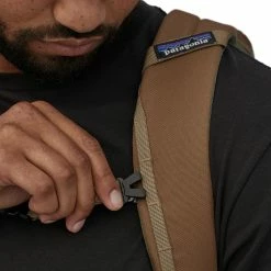 Patagonia Black Hole Pack 25L (Fall 2022) -Gregory shop wbs20 49297 coi jbstrap rsz 64755.1660589362.1280.1280 14557.1674073675